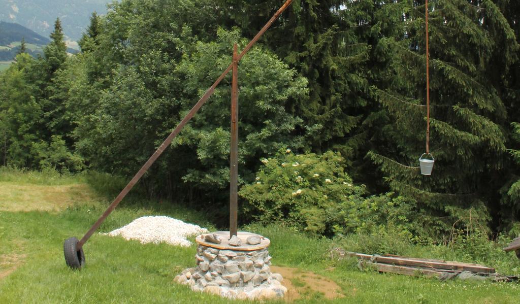 Art-Lodge Kunstpension Afritz Buitenkant foto