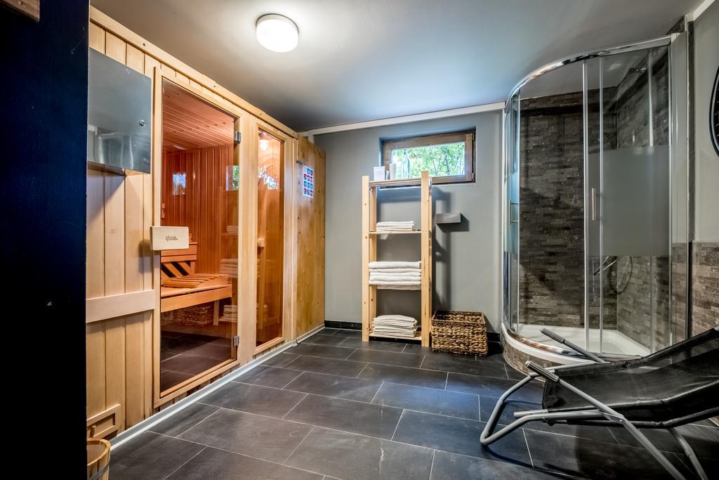 Art-Lodge Kunstpension Afritz Buitenkant foto