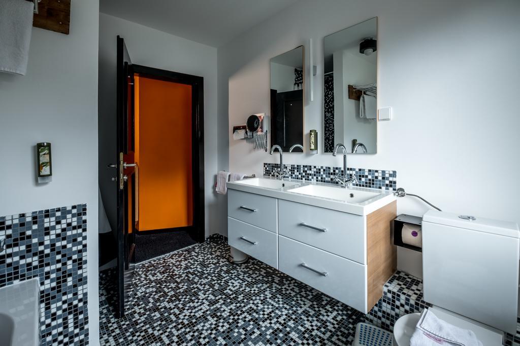Art-Lodge Kunstpension Afritz Buitenkant foto