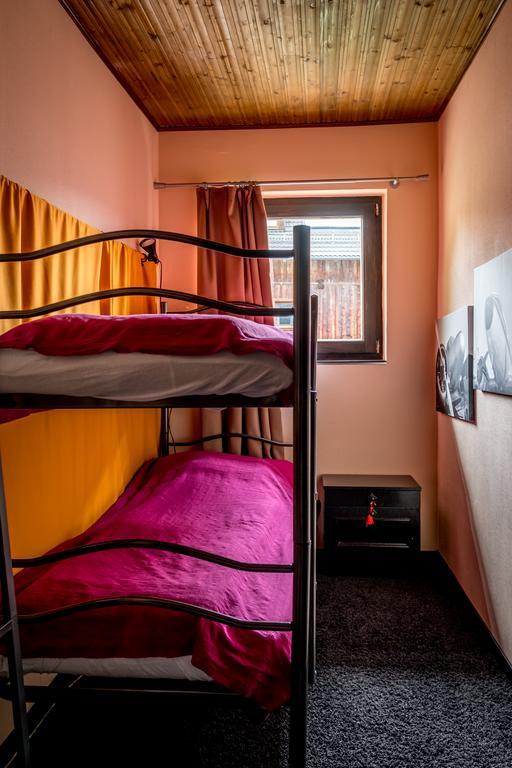 Art-Lodge Kunstpension Afritz Buitenkant foto