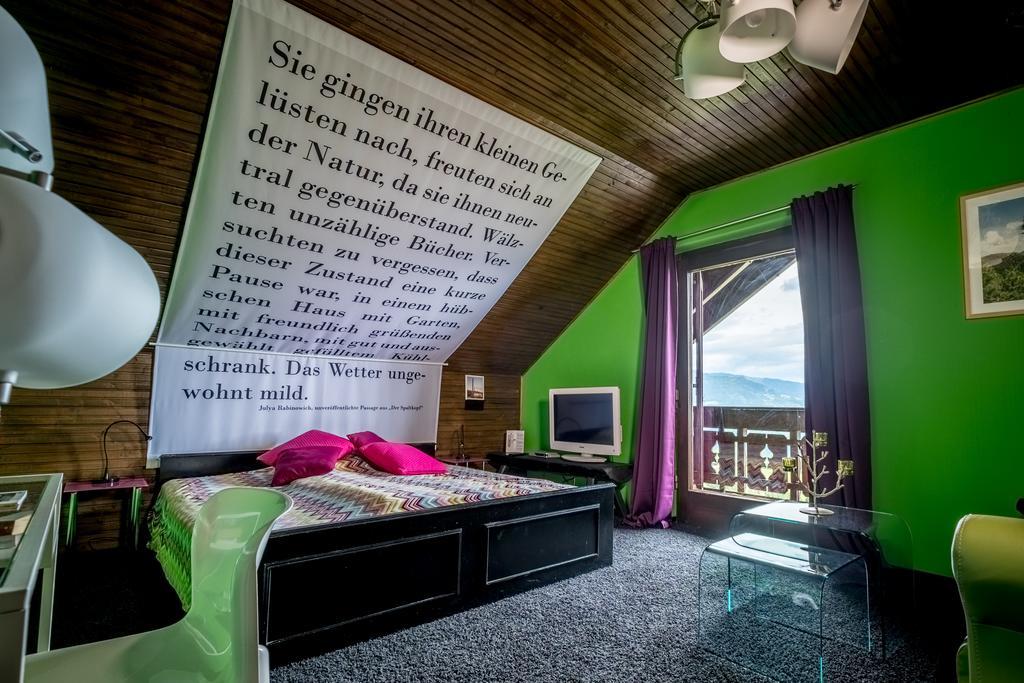 Art-Lodge Kunstpension Afritz Buitenkant foto