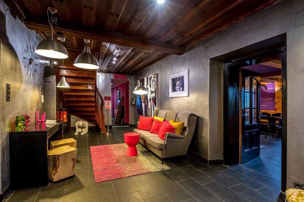 Art-Lodge Kunstpension Afritz Buitenkant foto