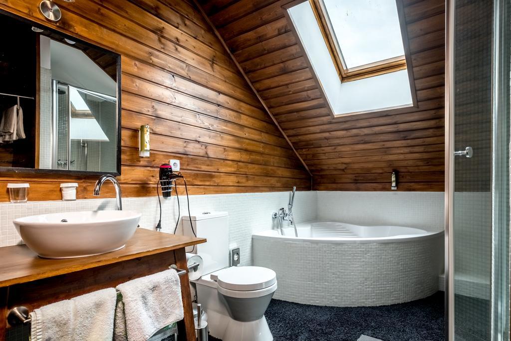 Art-Lodge Kunstpension Afritz Buitenkant foto